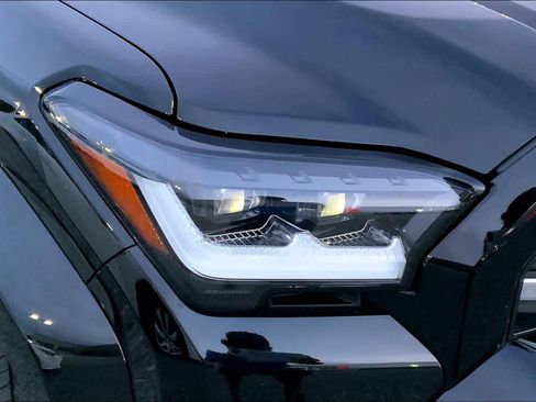 Used 2025 Toyota 4Runner Limited AWD/4WD image 26