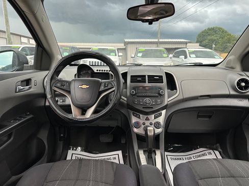 Used 2014 Chevrolet Sonic LT FWD image 9