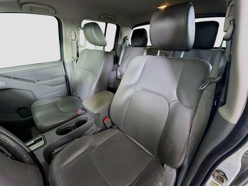 Used 2015 Nissan Frontier SL RWD image 13