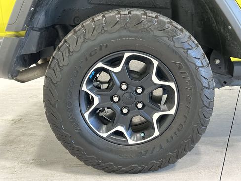 Used 2023 Jeep Wrangler Unlimited Rubicon 4xe w/ Cold Weather Group AWD/4WD image 10
