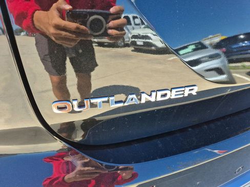 New 2026 Mitsubishi Outlander SEL FWD image 30