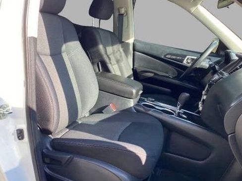 Used 2019 Nissan Pathfinder S image 32