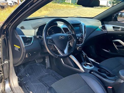 Used 2016 Hyundai Veloster w/ Option Group 02 FWD image 17