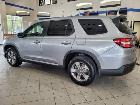 New 2025 Honda Pilot EX-L image 6