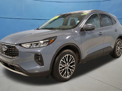 Used 2025 Ford Escape SE FWD image 30
