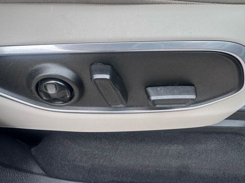 Used 2022 Jeep Wagoneer Series II w/ Flexible Seating Group image 35