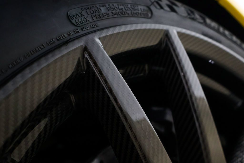 Used 2020 Ford GT Carbon Series RWD image 97