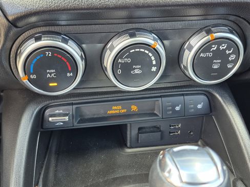 Used 2019 MAZDA MX-5 Miata RF Grand Touring image 31