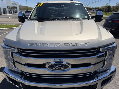 Used 2017 Ford F250 Lariat w/ Lariat Ultimate Package AWD/4WD image 5