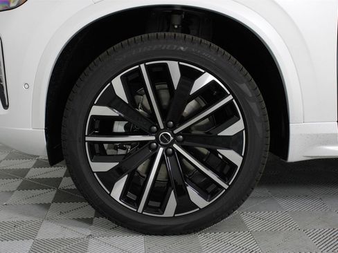 New 2026 Volvo XC90 B6 Plus w/ Protection Package Premier image 13