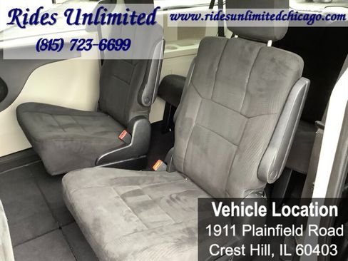 Used 2012 Dodge Grand Caravan SXT w/ Entertainment Group 1 FWD image 24