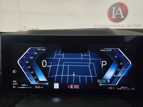 Used 2025 BMW X5 xDrive40i w/ M Sport Package image 26