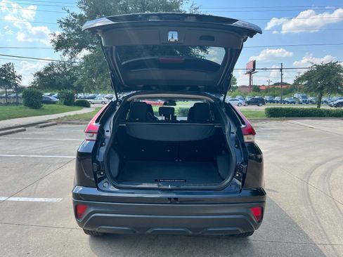 Used 2023 Mitsubishi Eclipse Cross LE image 7