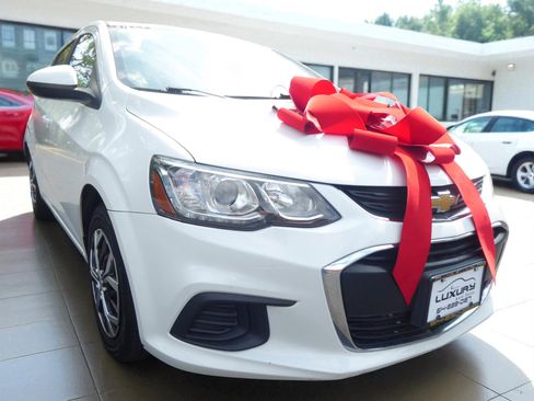 Used 2018 Chevrolet Sonic LT image 3