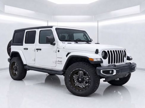 Used 2019 Jeep Wrangler Unlimited Sahara AWD/4WD image 2