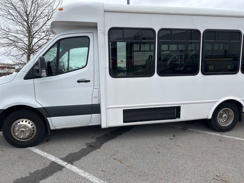 Used 2022 Mercedes-Benz Sprinter 3500 image 8