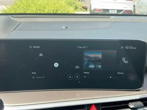 Certified 2025 Kia Sorento SX FWD image 24