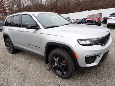 New 2025 Jeep Grand Cherokee Limited w/ Black Appearance Package image 9