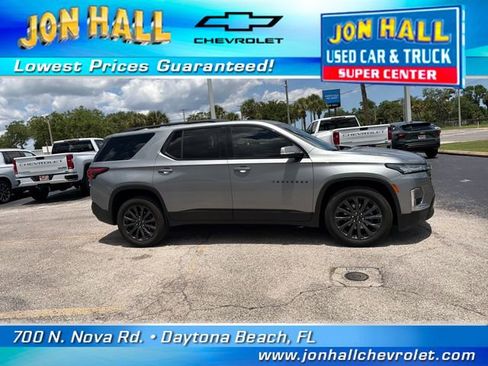 Used 2023 Chevrolet Traverse RS FWD image 17