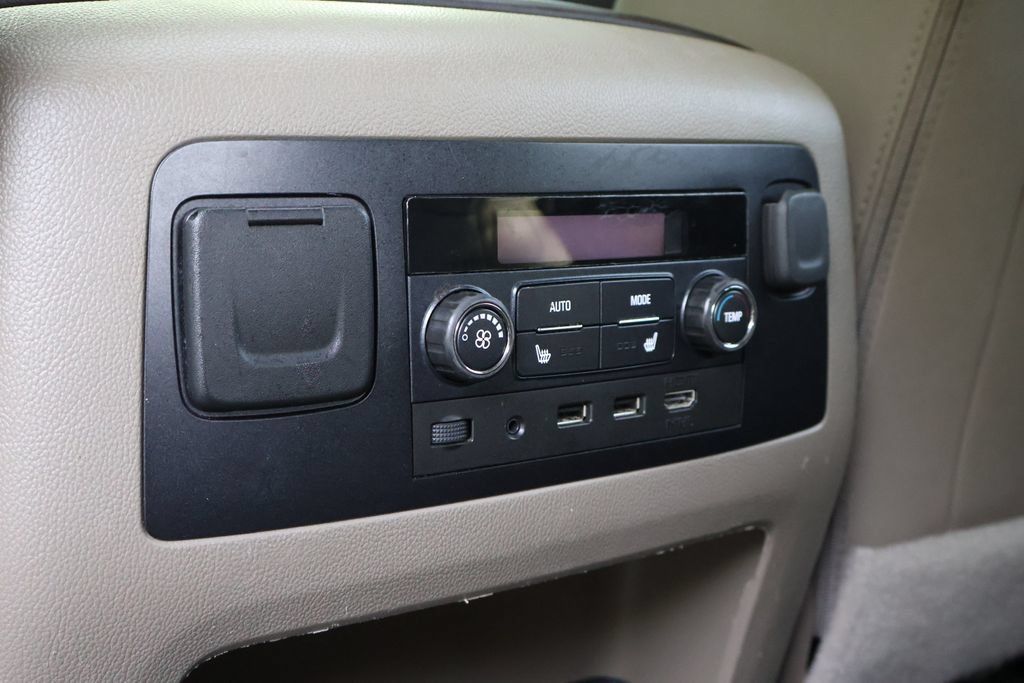 Used 2018 Chevrolet Tahoe Premier AWD/4WD image 46
