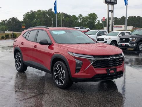 New 2026 Chevrolet Trax RS FWD image 2