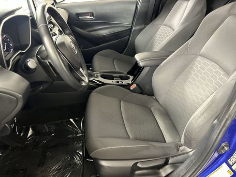 Used 2025 Toyota Corolla SE w/ SE Package image 21