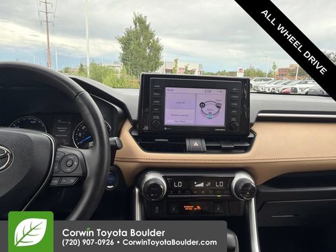 Used 2021 Toyota RAV4 XLE w/ XLE Grade Weather Package AWD/4WD image 31