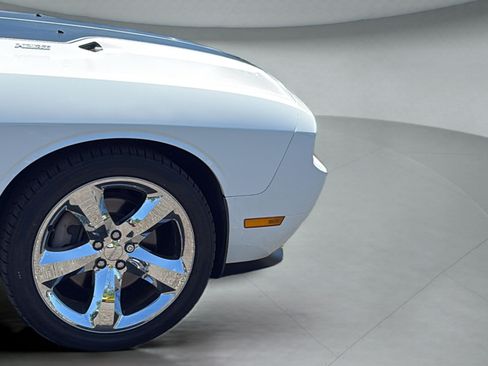 Used 2013 Dodge Challenger R/T RWD image 26