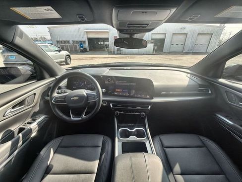 Used 2026 Chevrolet Traverse LT w/ Sun and Wheel Package image 19