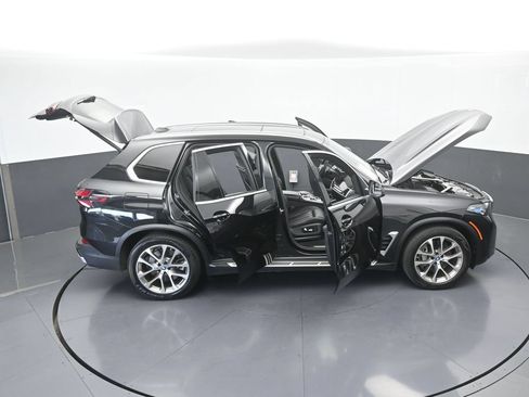 Used 2025 BMW X5 xDrive50e AWD/4WD image 75