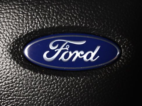 Used 2018 Ford F150 Lariat w/ Equipment Group 502A Luxury AWD/4WD image 39
