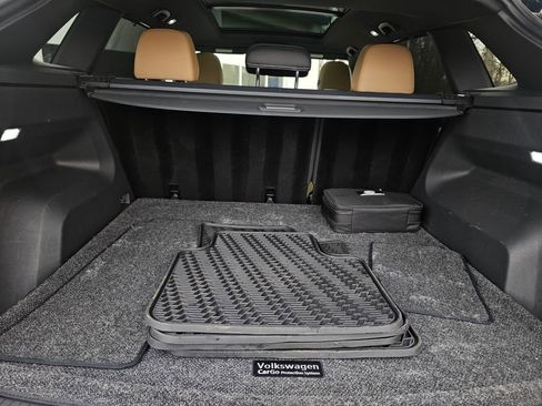 Used 2024 Volkswagen Atlas Cross Sport SEL R-Line image 21