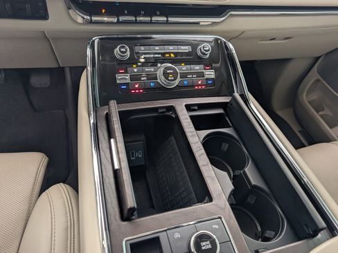 Used 2020 Lincoln Navigator Reserve w/ Equipment Group 208A Reserve image 28