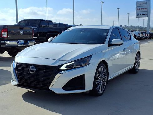Used 2024 Nissan Altima 2.5 SL FWD image 3