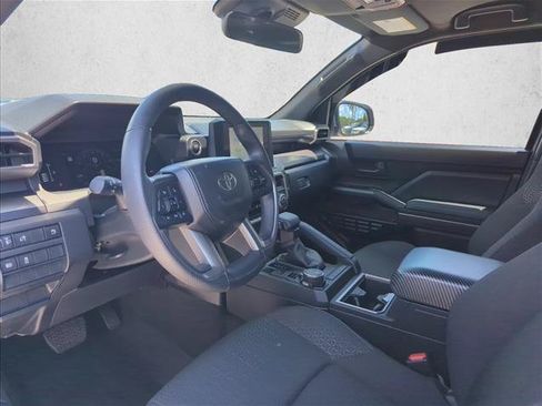 Used 2025 Toyota 4Runner SR5 AWD/4WD image 5