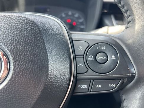 Used 2025 Toyota Corolla SE image 15