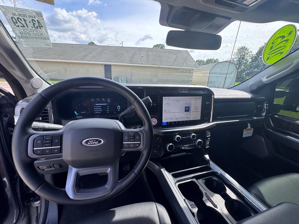 Used 2025 Ford F250 Lariat AWD/4WD image 32