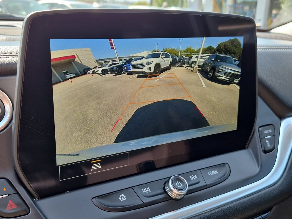 Used 2025 Chevrolet Blazer LT FWD image 17