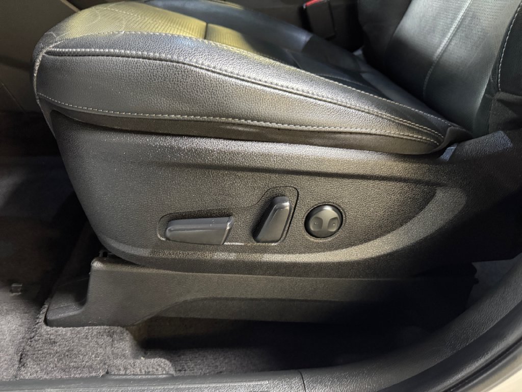 Certified 2024 Kia Telluride EX w/ EX Captain's Chair Package AWD/4WD image 13