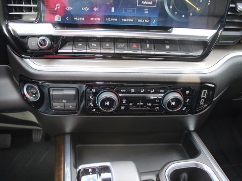 Used 2022 Chevrolet Silverado 1500 High Country w/ High Country Premium Package image 59