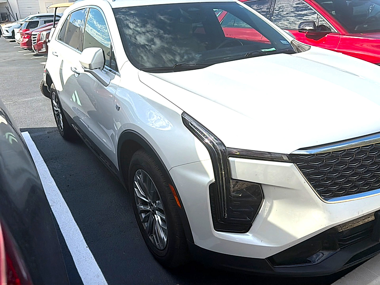 Used 2025 Cadillac XT4 Premium Luxury FWD image 3