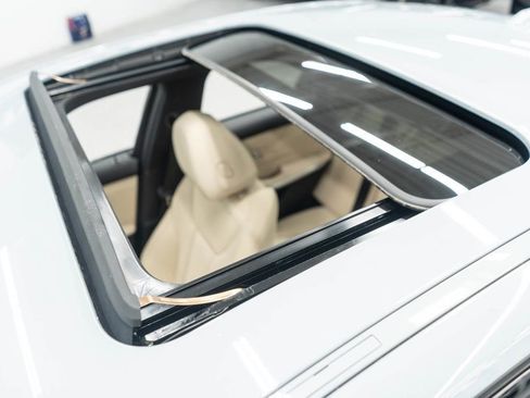 Used 2025 BMW 330i xDrive Sedan image 49