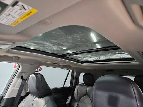 Used 2023 Toyota Highlander Platinum FWD image 25