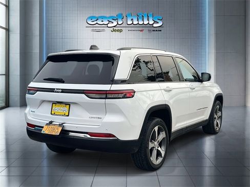 Certified 2023 Jeep Grand Cherokee Limited image 6