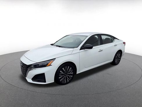 Used 2025 Nissan Altima 2.5 SV image 8