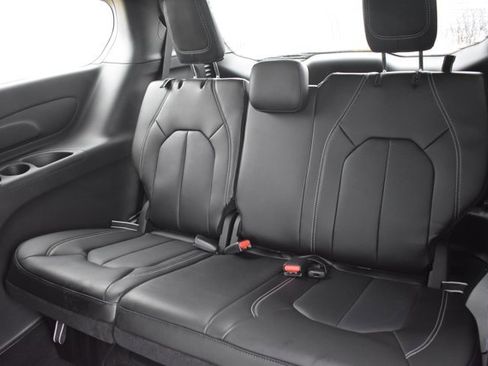 New 2026 Chrysler Voyager LX image 16