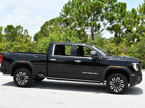 Used 2026 GMC Sierra 2500 Denali Ultimate w/ Max Trailering Package AWD/4WD image 9