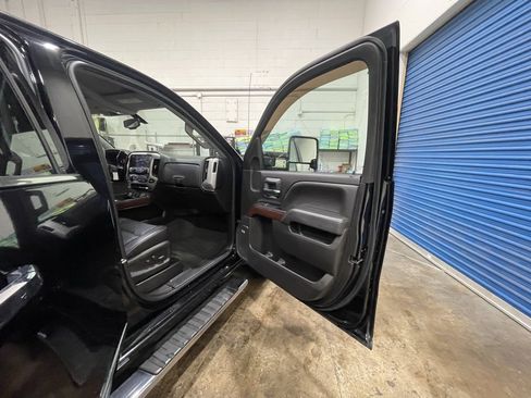 Used 2018 GMC Sierra 1500 SLT w/ SLT Premium Package image 18