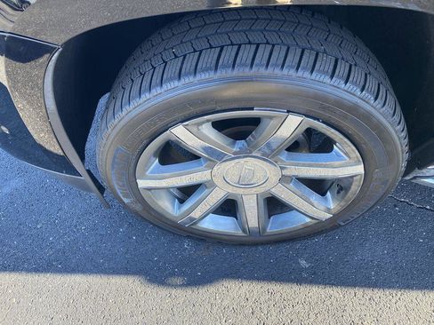 Used 2017 Cadillac Escalade Luxury image 10