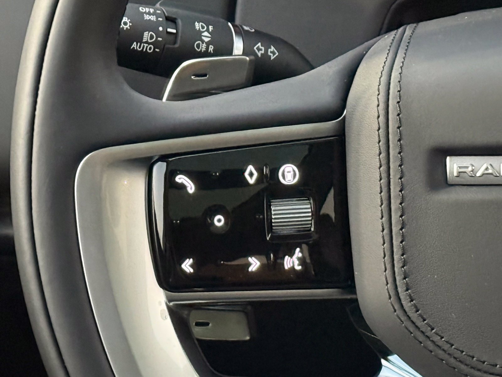 New 2027 Land Rover Range Rover SE AWD/4WD image 36